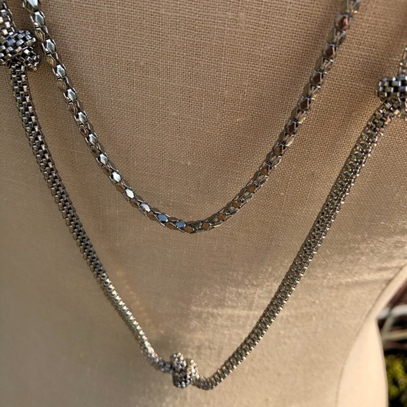 LB Necklace Box & Snake Chain Knot Accents - Picture 3 of 9